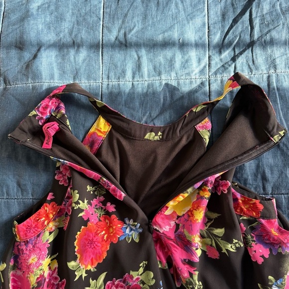 Betsey Johnson  Halter Shift A Line Floral Dress Size 12 - Picture 7 of 9